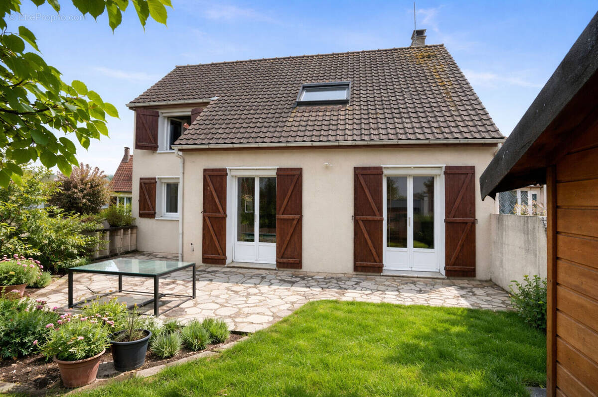 Maison à OZOIR-LA-FERRIERE