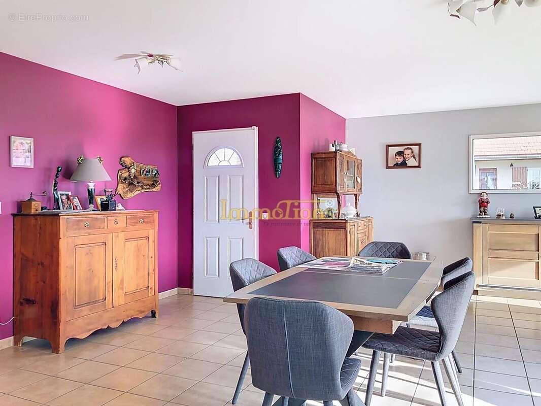 Maison à SAINT-HILAIRE-DU-ROSIER