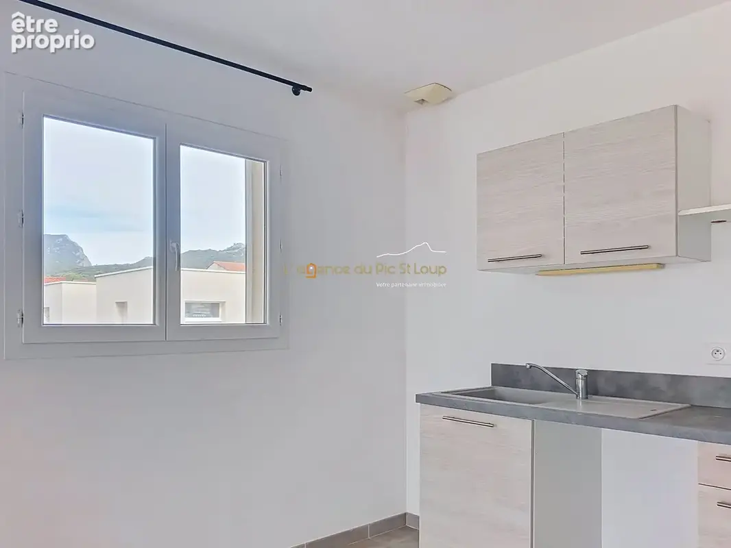 Maison 88 m² à Saint-Mathieu-De-Treviers  - photo 3