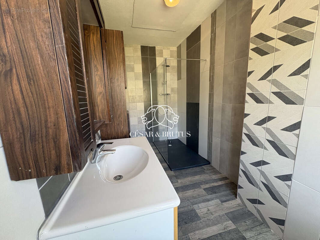 Appartement 80 m² à Le Monastier-Sur-Gazeille  - photo 8