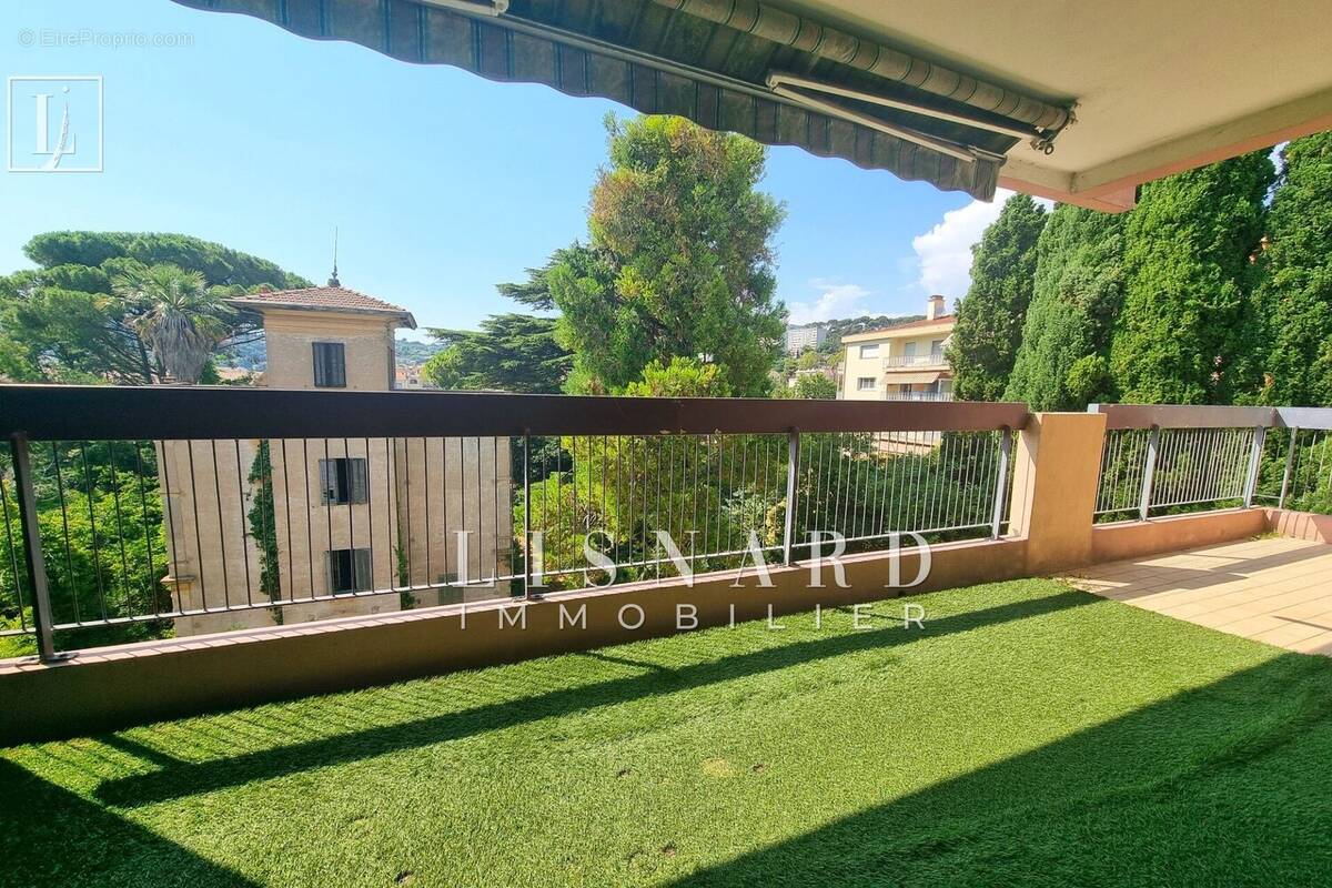 Appartement à VALLAURIS