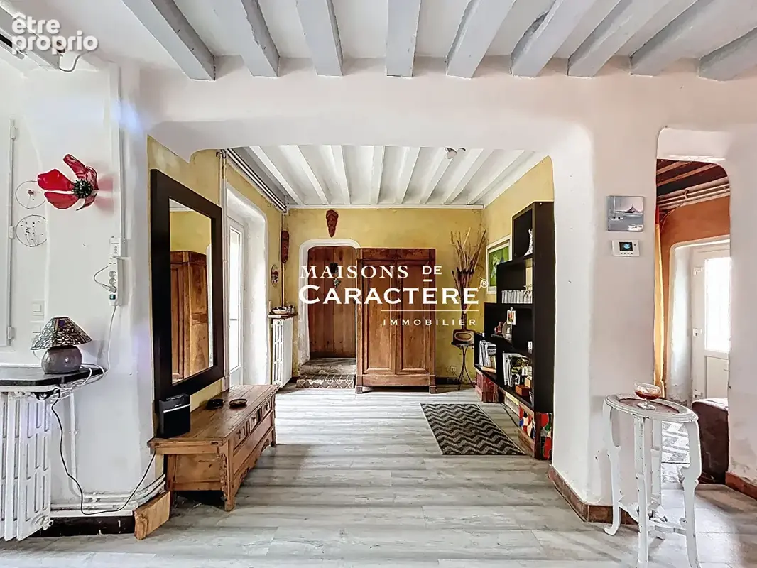 Maison en pierres atypique et dépendances au coeur d'un village authentique - photo 3