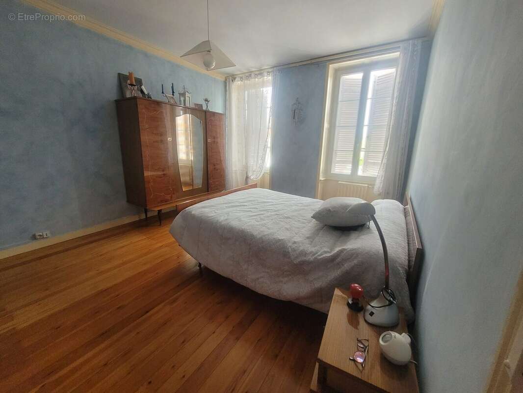 Maison à SAINT-JEAN-D&#039;ANGELY