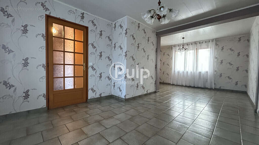 Maison à MONTIGNY-EN-GOHELLE