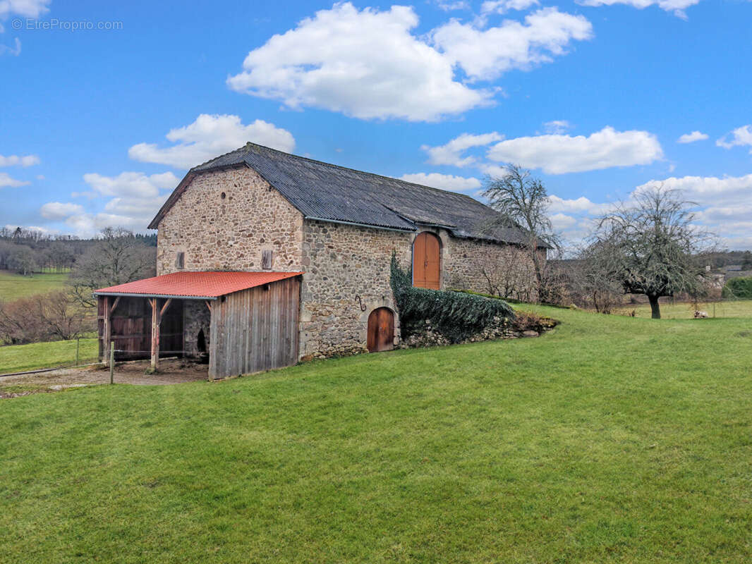 Maison à SAINT-JULIEN-LE-PELERIN