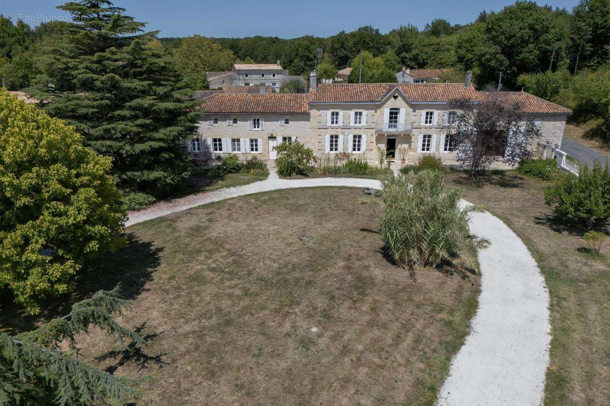 Maison à MIRAMBEAU