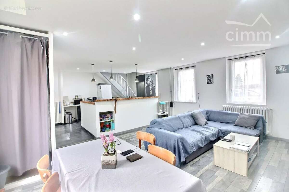 Maison à SAINT-JEAN-DE-BOURNAY