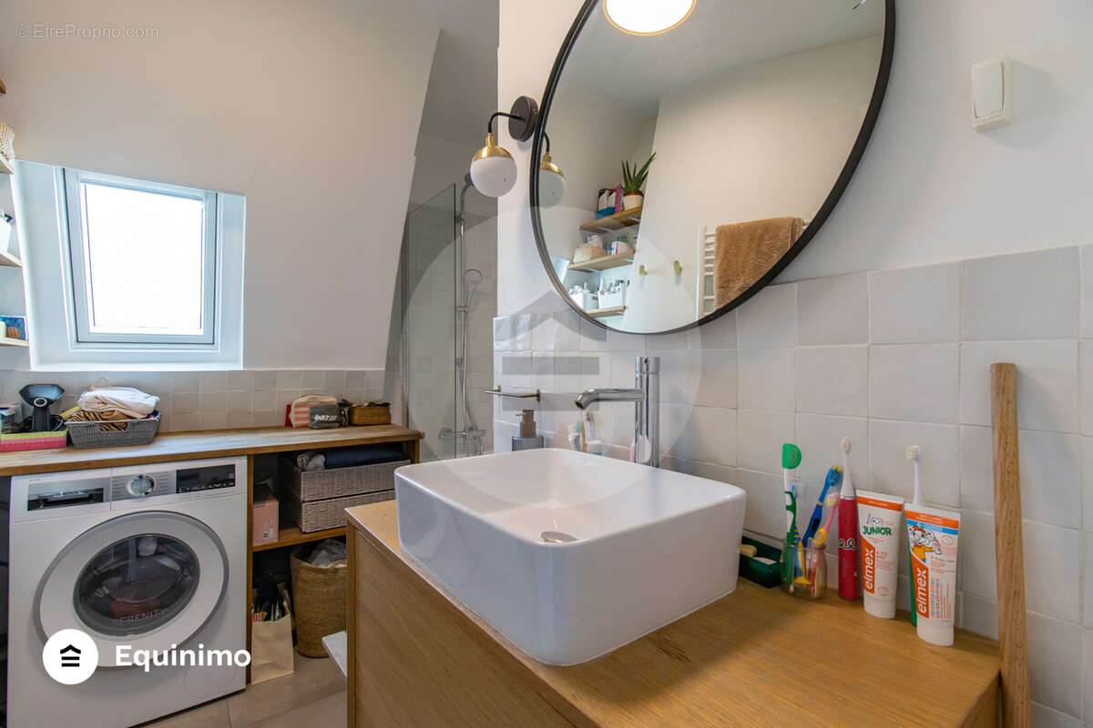 Appartement à PARIS-10E