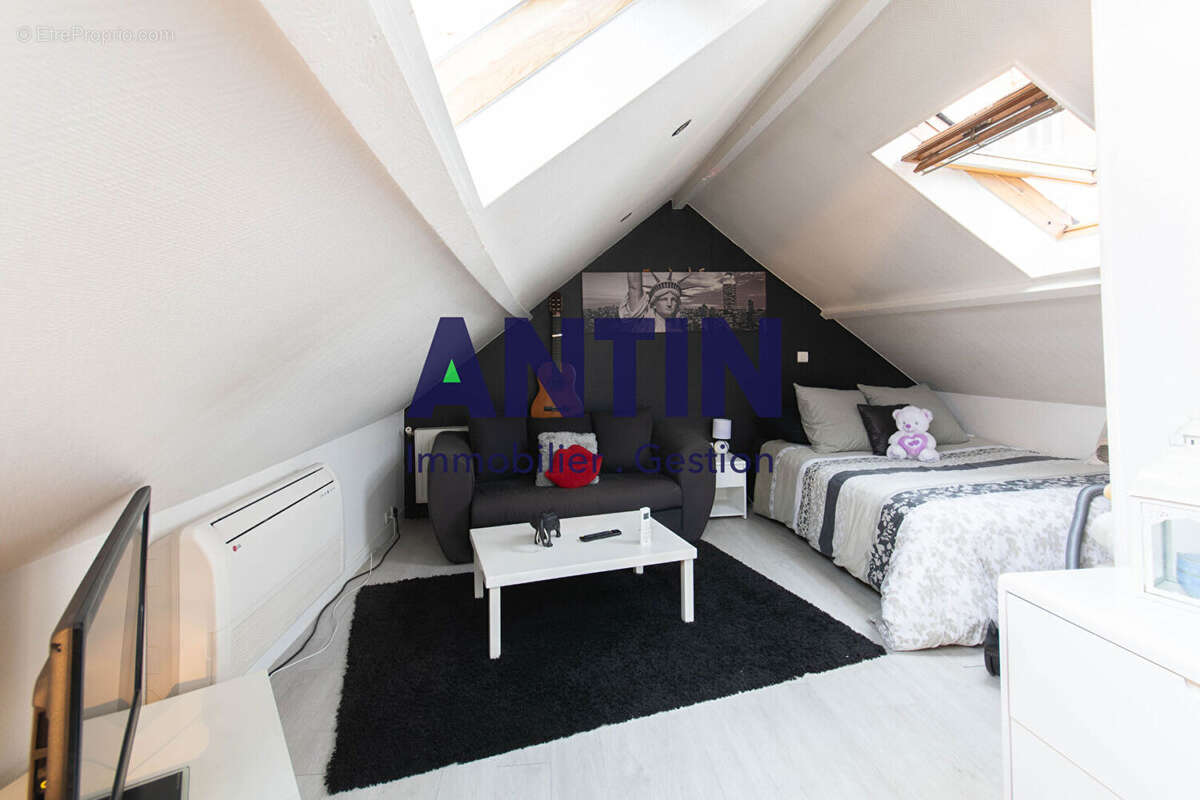 Appartement à LA GARENNE-COLOMBES