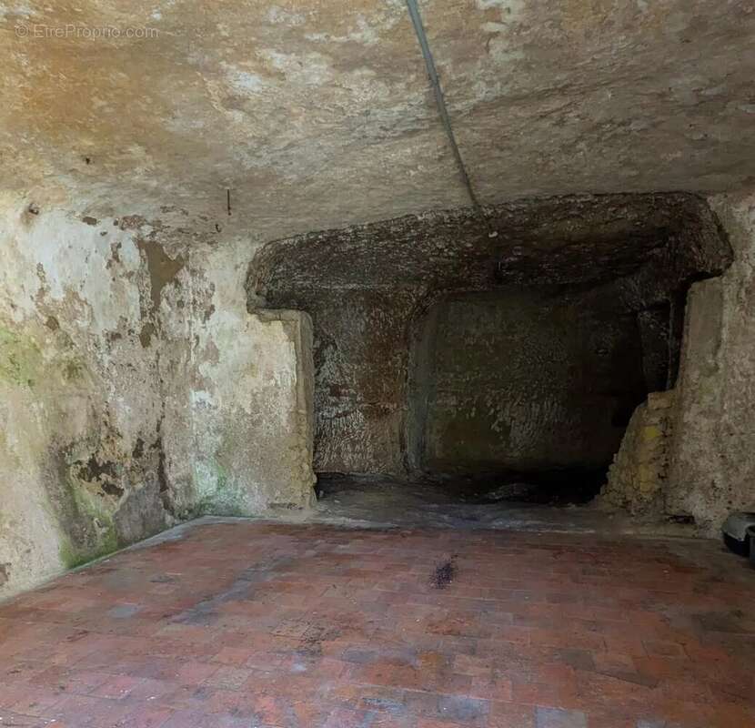 Maison à SAINT-ETIENNE-DE-CHIGNY