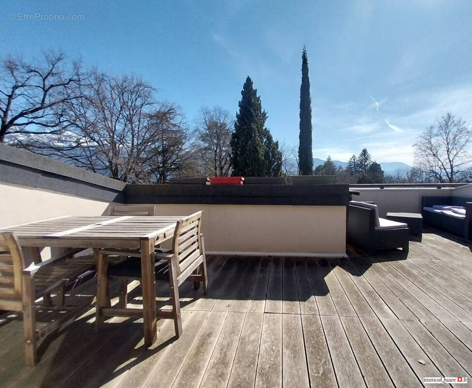 Appartement à MEYLAN