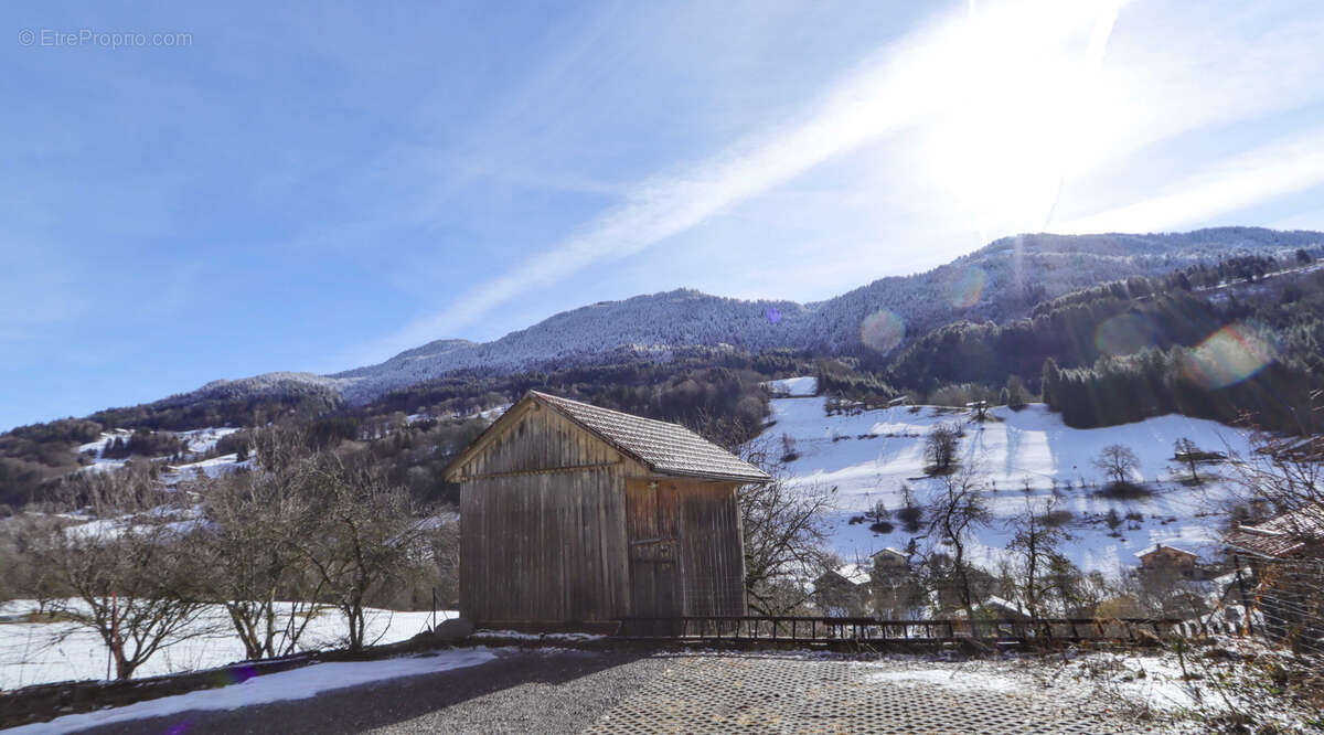 Appartement à LES VILLARDS-SUR-THONES