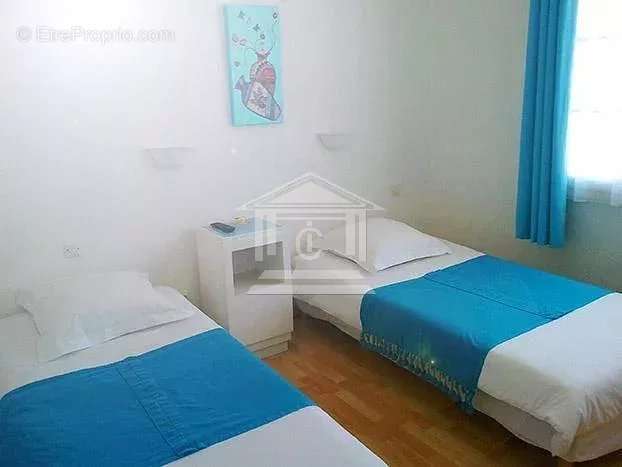 Commerce à TOURRETTES