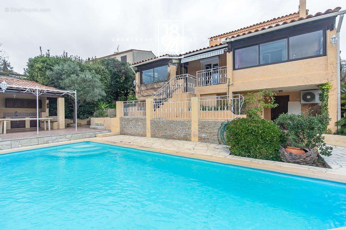 Maison à SAUSSET-LES-PINS