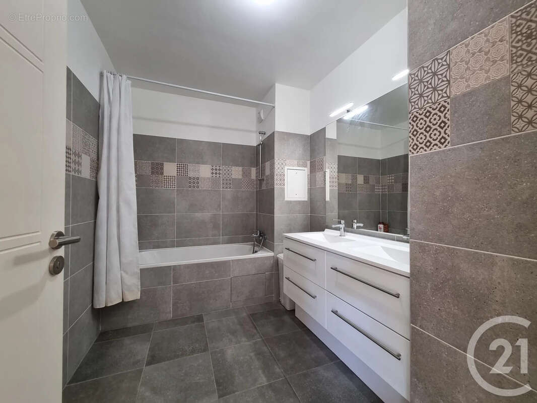 Appartement à SAINT-MAUR-DES-FOSSES