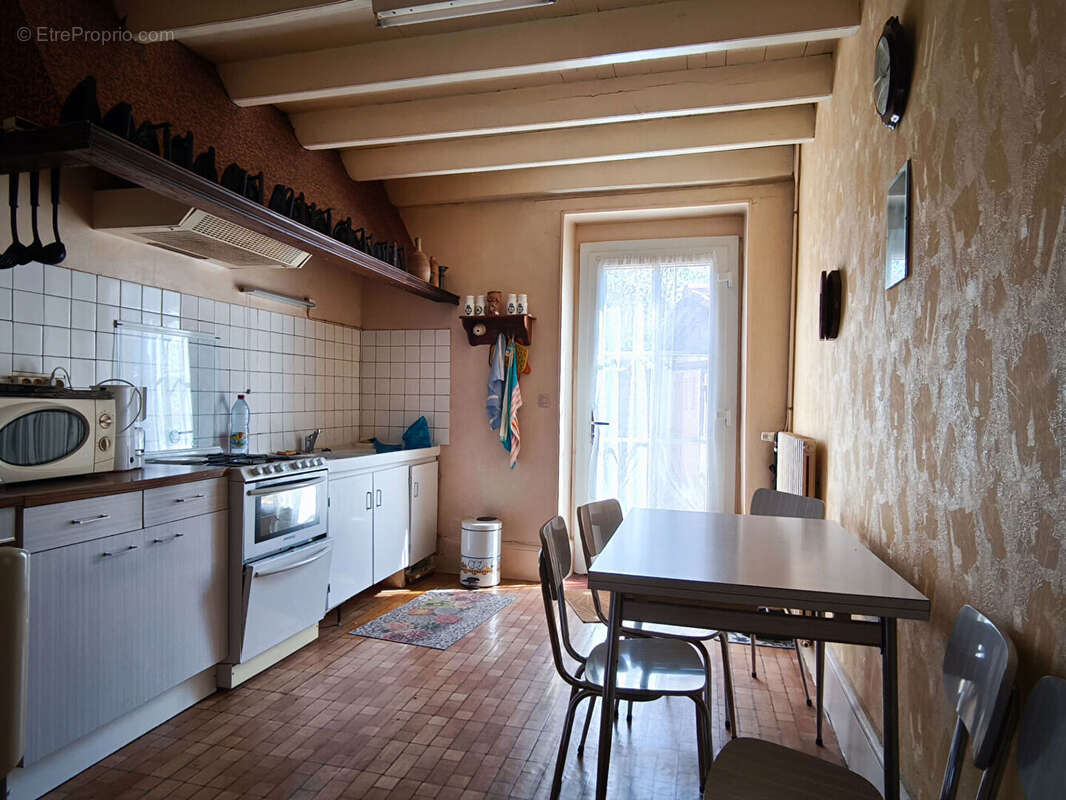 Maison à CHAMPAGNE-LE-SEC