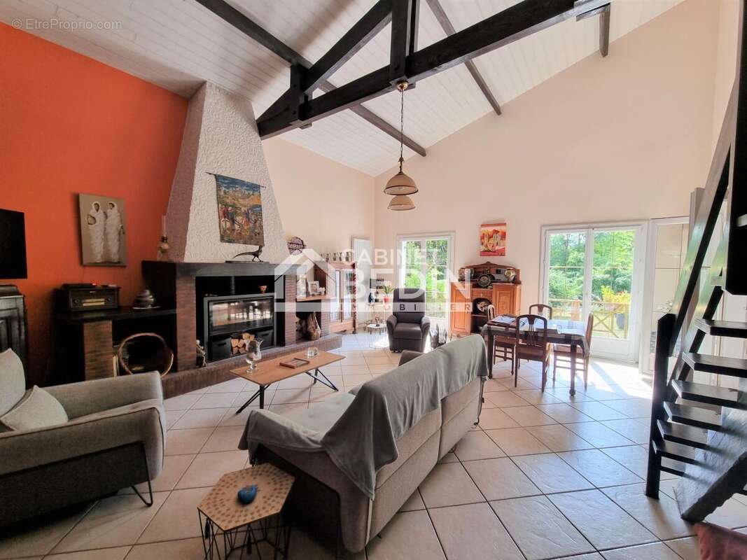 Maison à CABANAC-ET-VILLAGRAINS