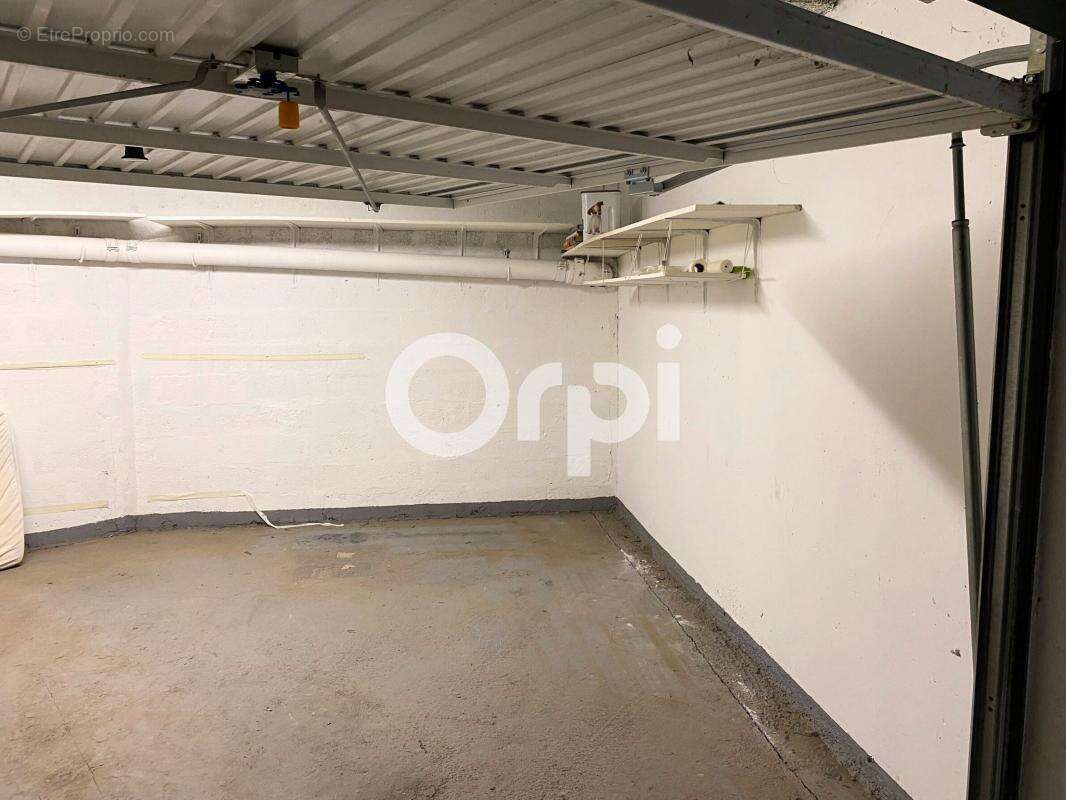 Parking à MANDELIEU-LA-NAPOULE