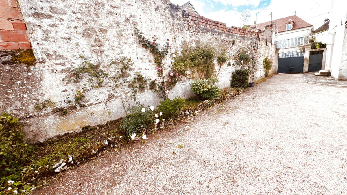 Maison à AVALLON