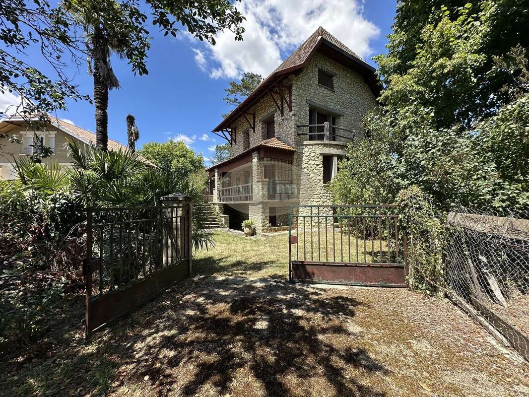 Maison à MOUCHES
