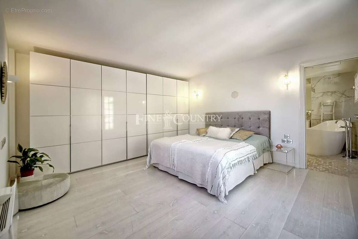 Maison à MANDELIEU-LA-NAPOULE