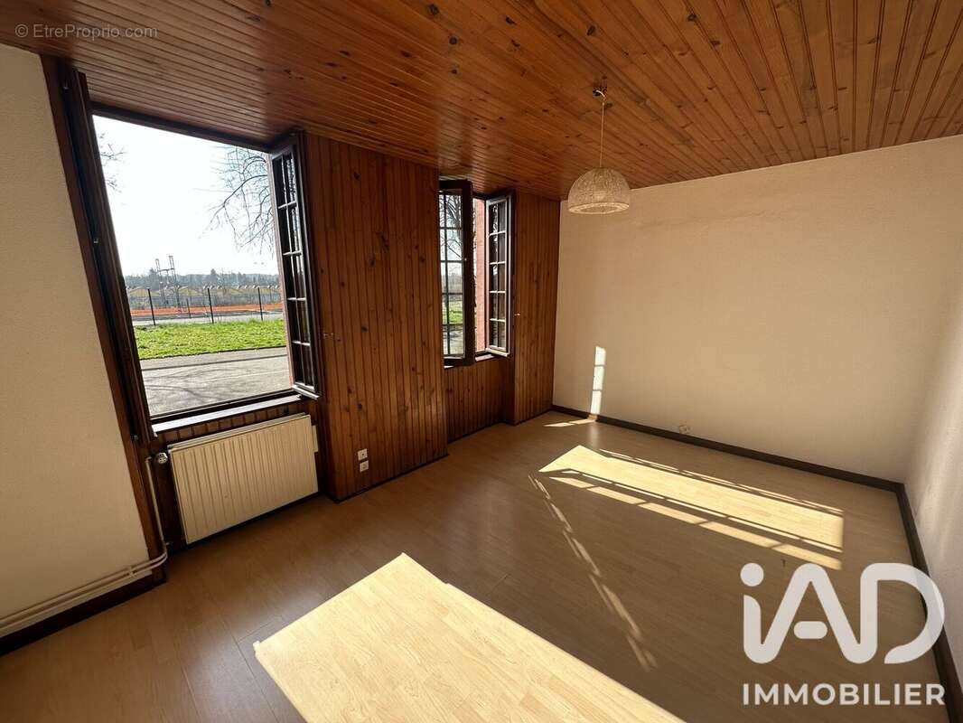 Maison 91 m² à Montreux-Vieux  - photo 5
