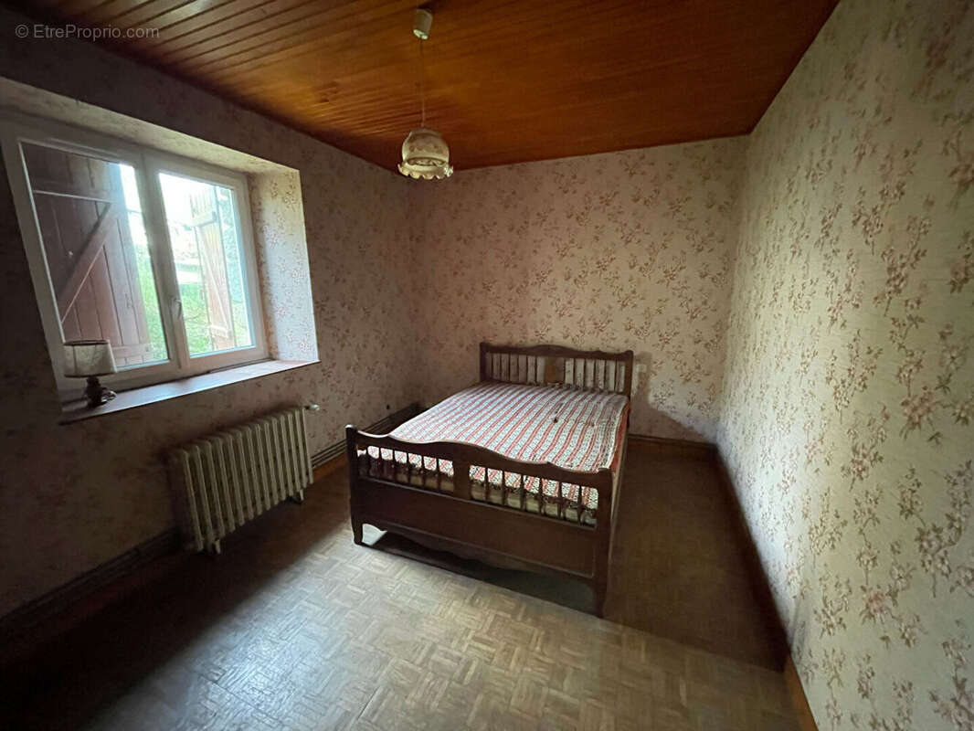 Maison à LE TRONCHET