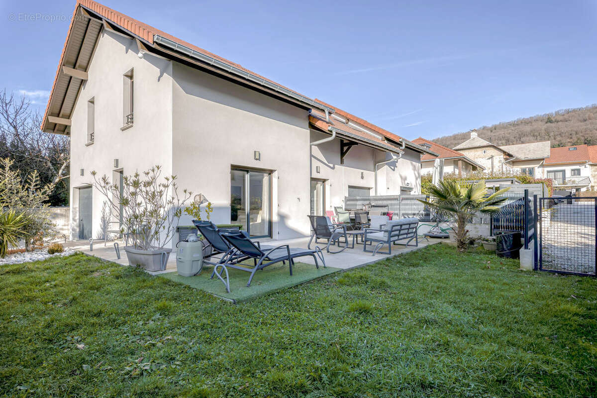 Maison à BRISON-SAINT-INNOCENT