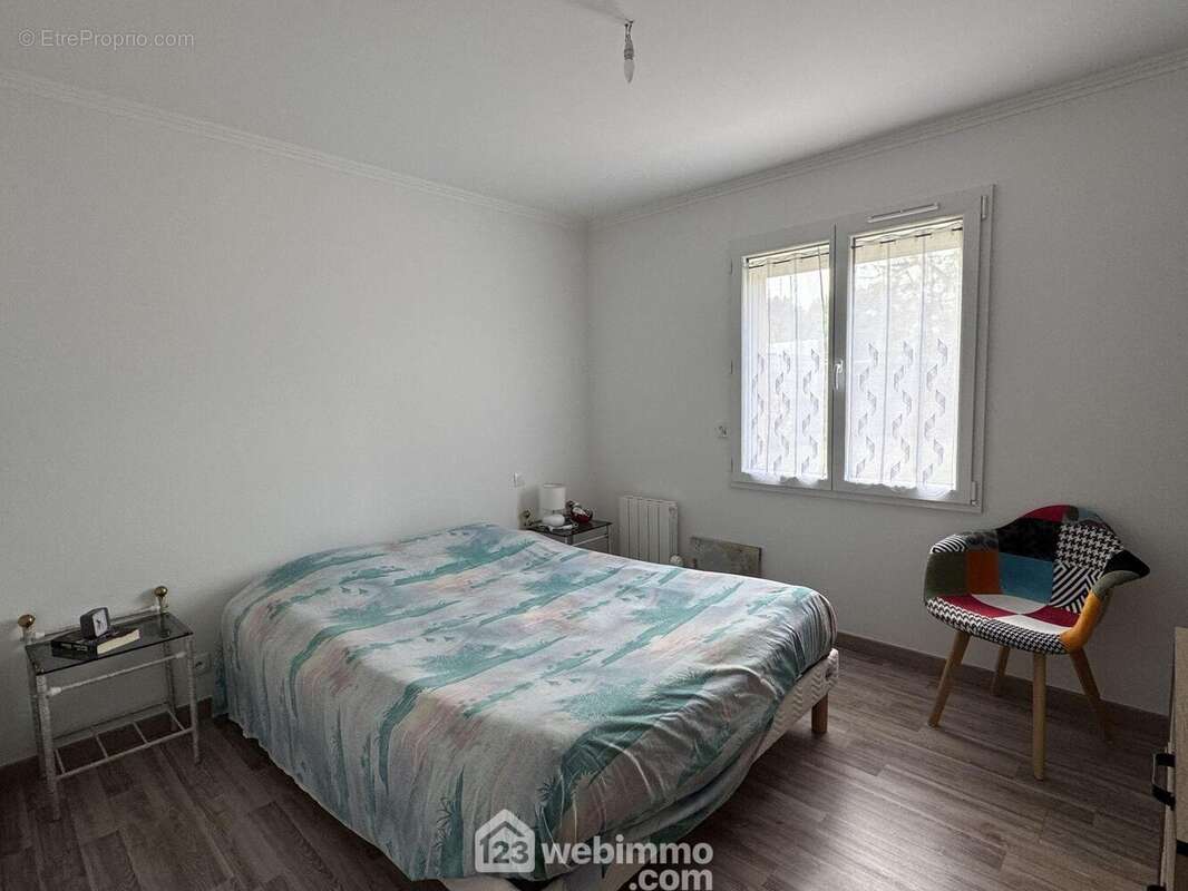 Chambre parentale - Maison à POIROUX