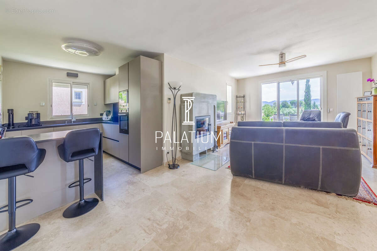Maison à GREOUX-LES-BAINS