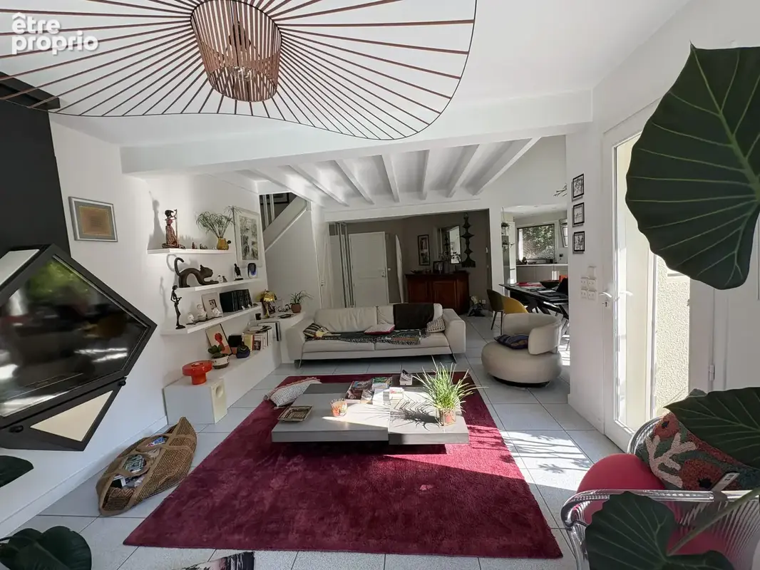 Maison T7 de 135.47 m2 avec piscine et annexes sur terrain de 1053 m2, 07500 GUILHERAND-GRANGES - photo 8
