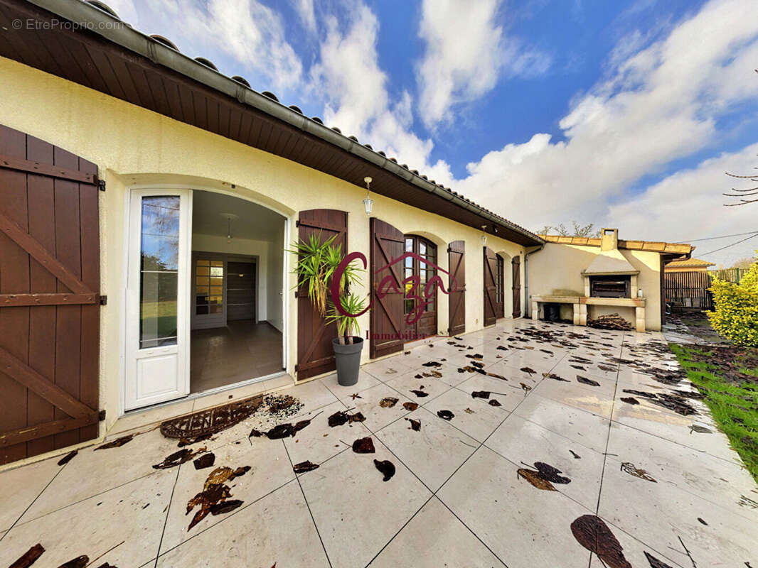 Maison à SALLEBOEUF