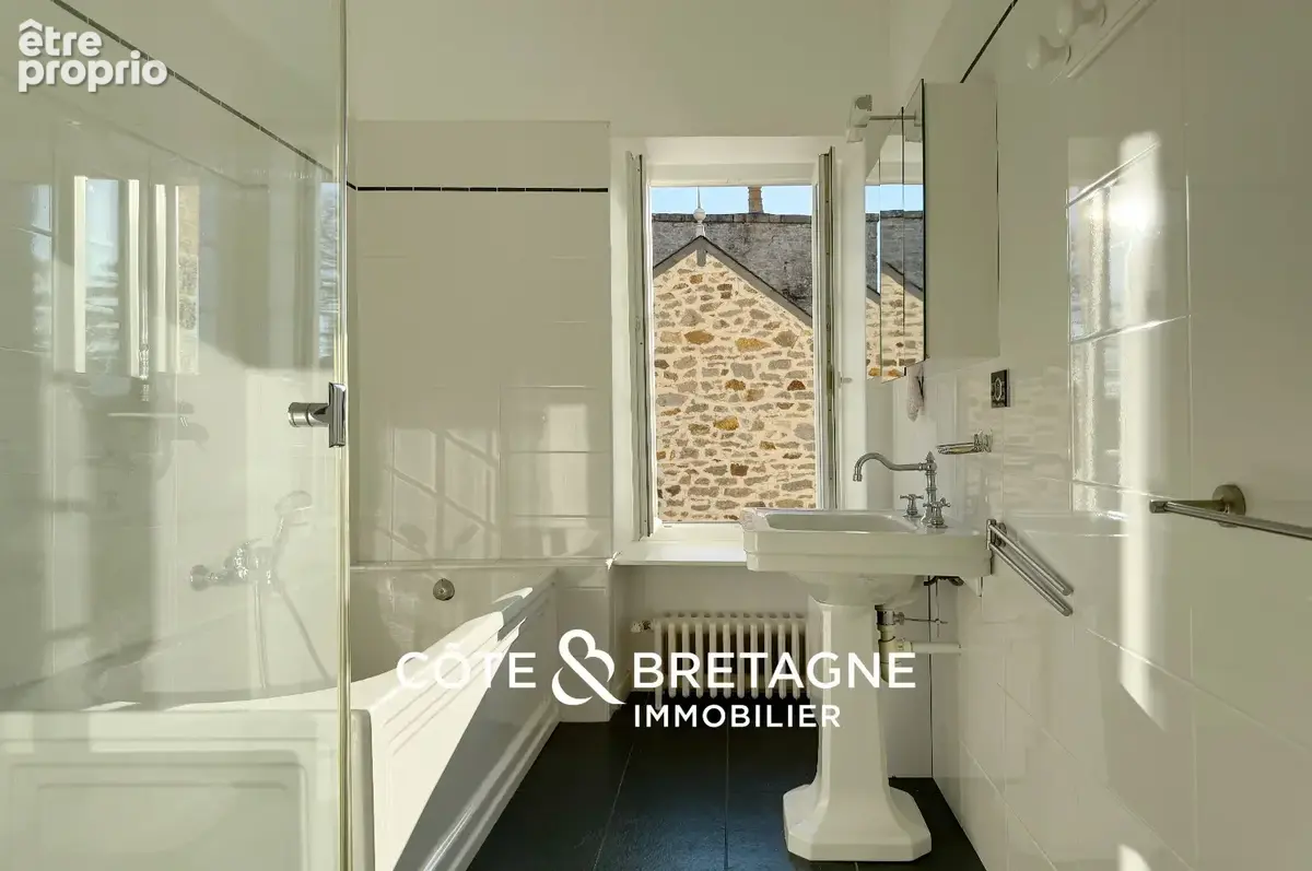 Maison de caractère à Dinan   Demeure bourgeoise avec gîte  Réf : 2025136 - photo 10