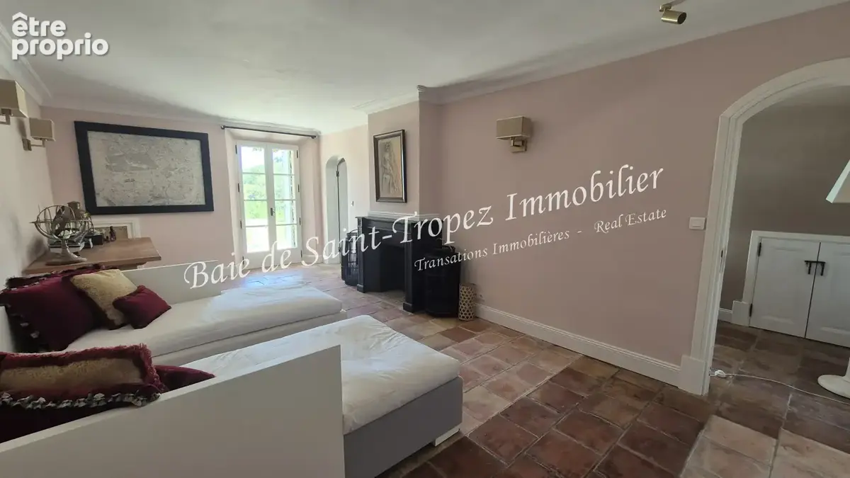 Villa avec piscine sur plus d'un hectare à 4km de la mer - photo 10