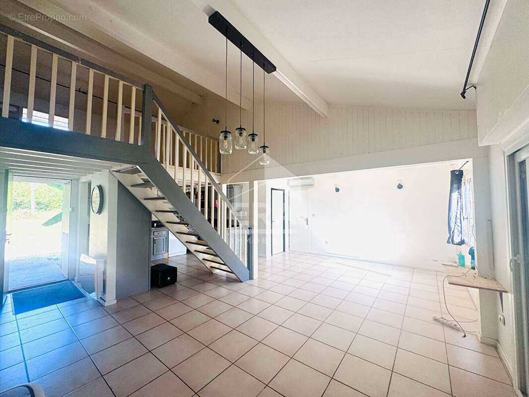 Maison 4 pièces à vendre à Samonac - photo 2