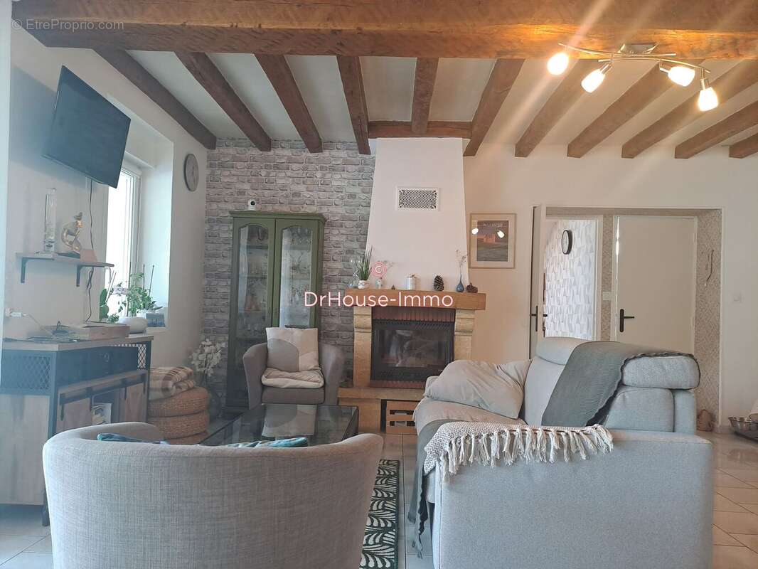 Maison à SAINT-ETIENNE-DE-CHIGNY