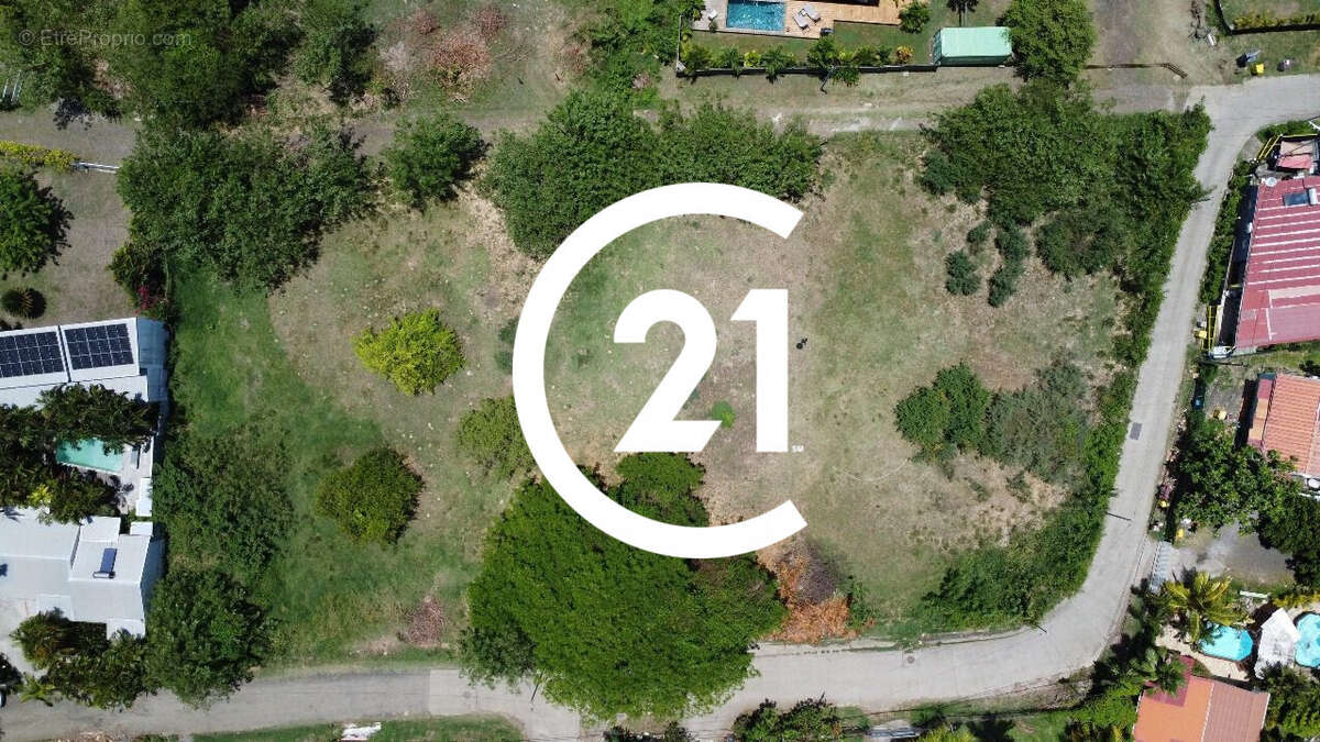 Terrain à LE VAUCLIN