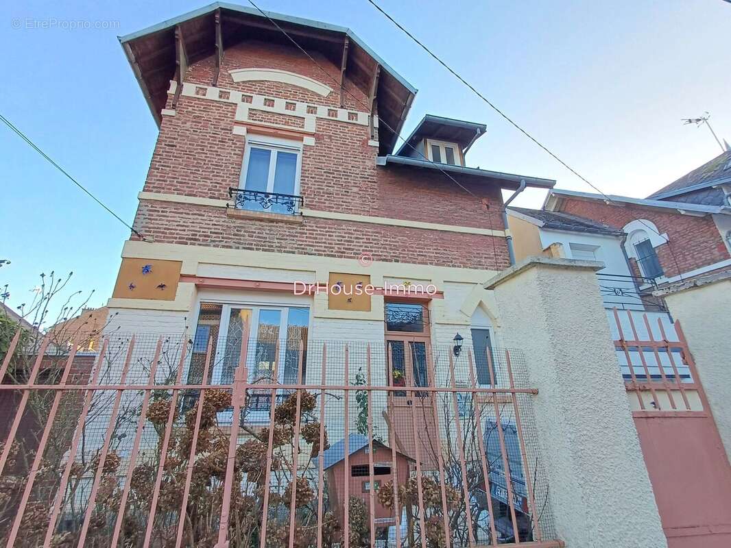 Maison à SAINT-QUENTIN