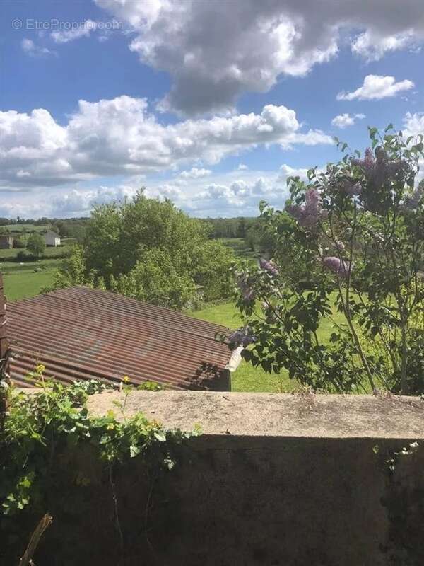 Appartement à MAGNAC-LAVAL