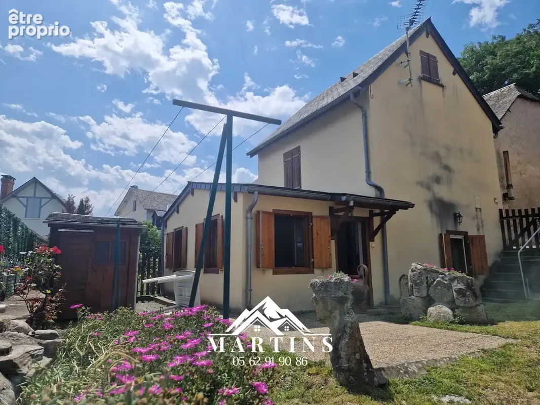EXCLUSIVITE AGENCE - Charmante petite maison de village et terrain autour. - photo 3