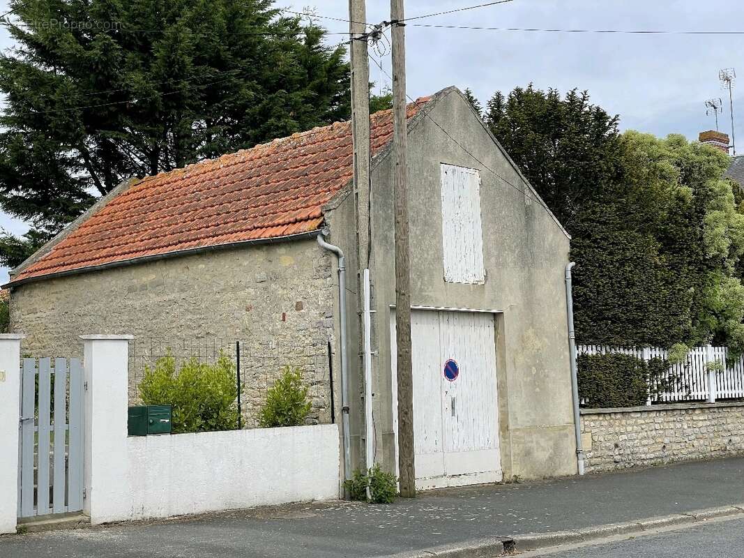 Maison à PORT-EN-BESSIN-HUPPAIN