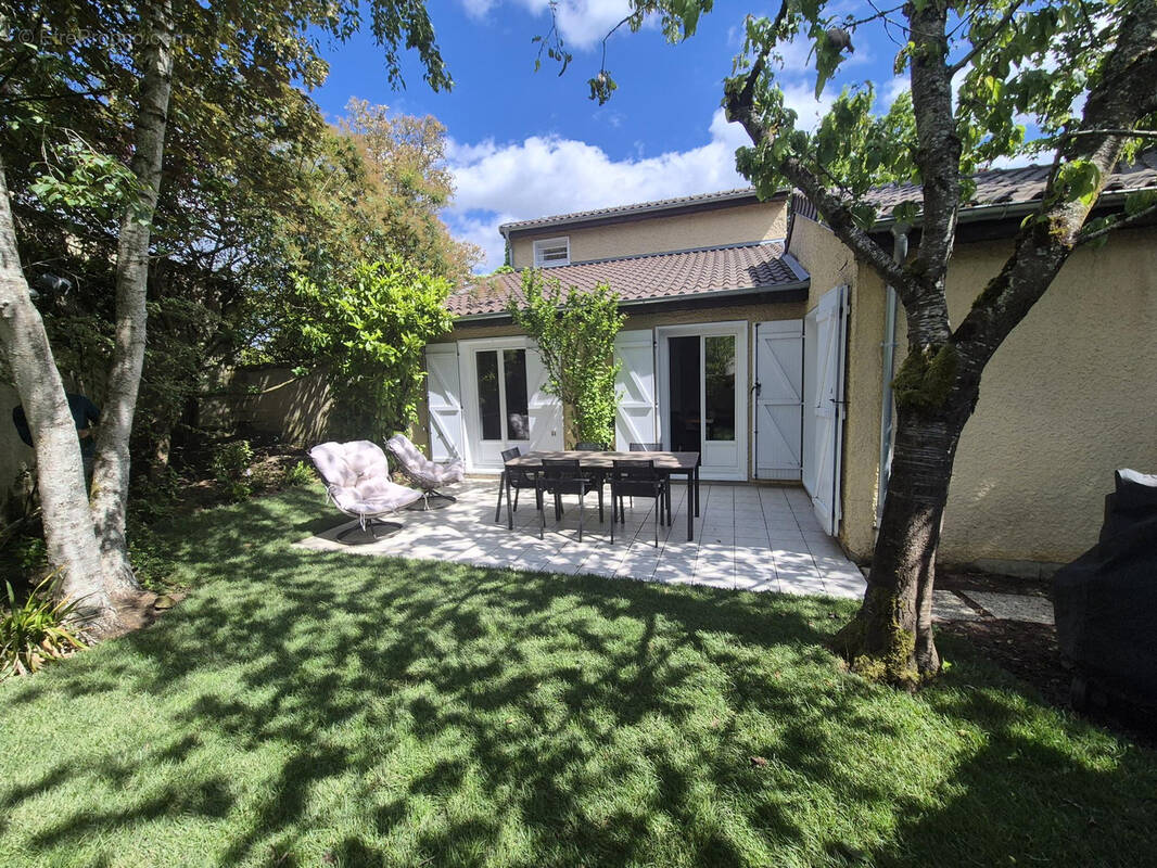 Maison à JOUY-EN-JOSAS