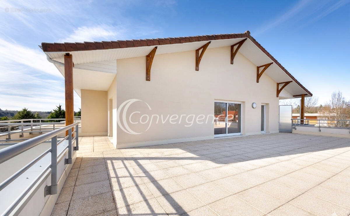 Appartement à COUZEIX