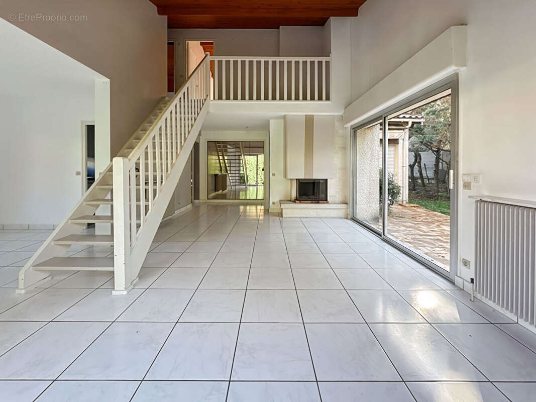 A VENDRE Maison individuelle - Centre-ville de Gradignan - photo 3