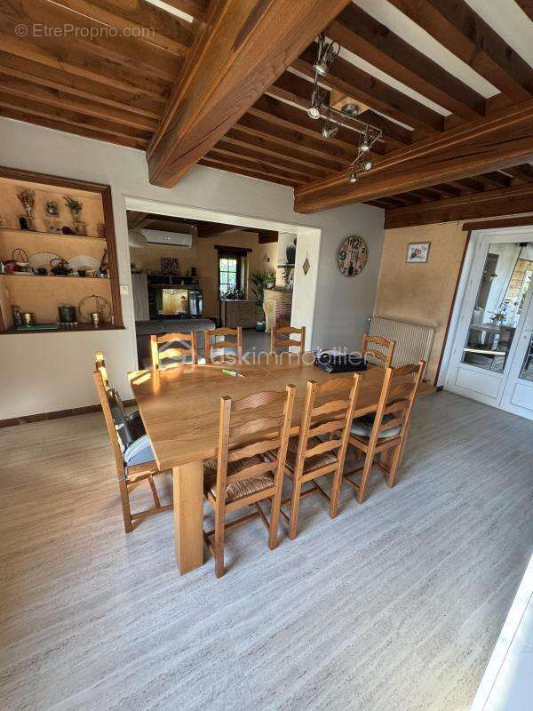 Maison à SAINT-DENIS-DE-CABANNE