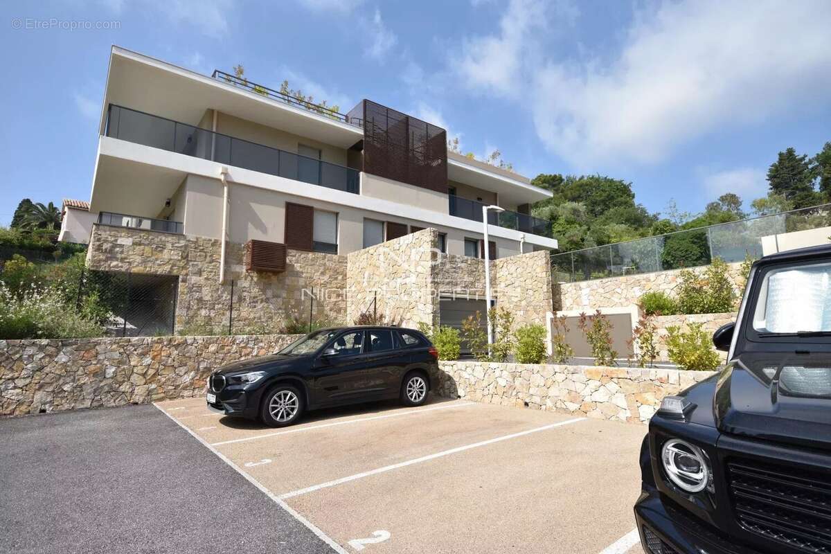Appartement à MOUGINS