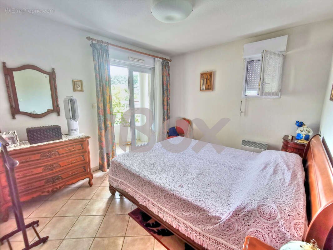 Appartement à SOLLIES-PONT