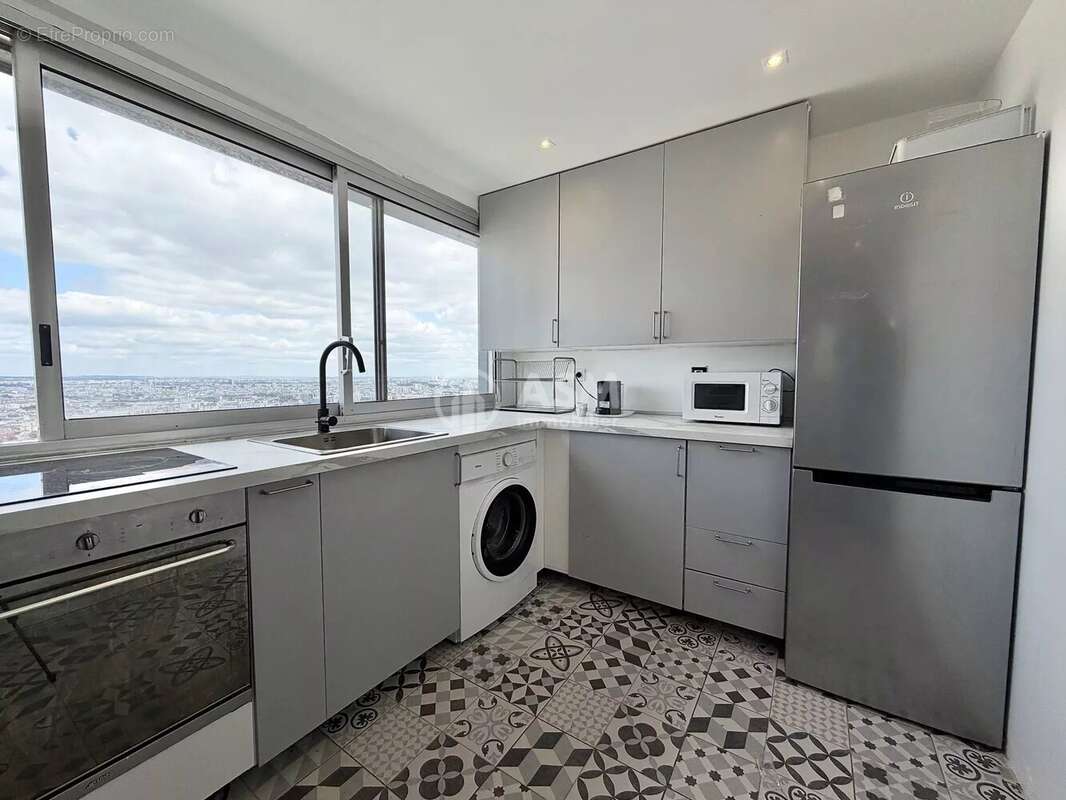 Appartement à COURBEVOIE