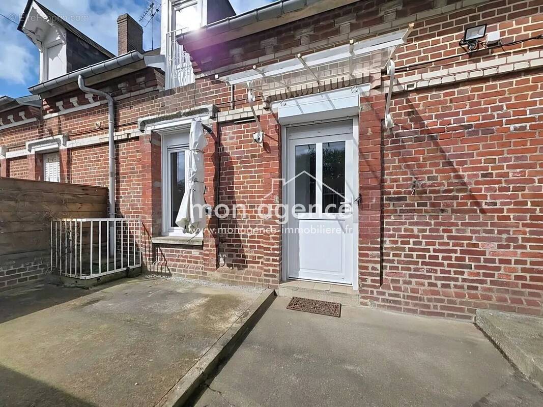 Maison à SERQUEUX