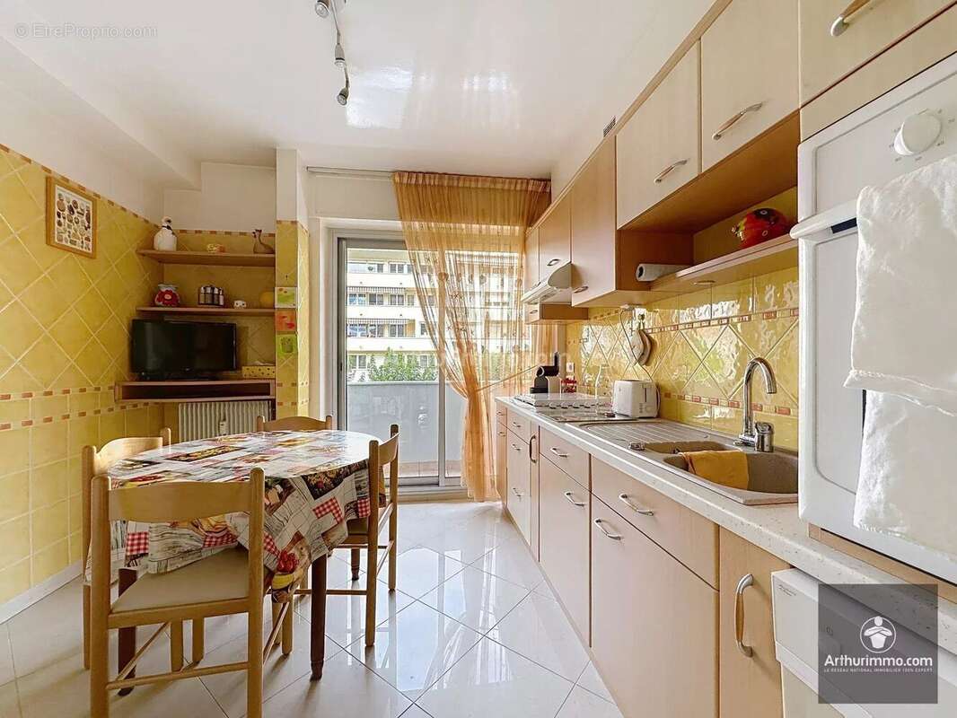 Appartement à LE COTEAU